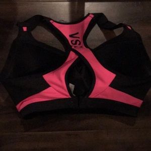 Victoria's Secret Intimates & Sleepwear - Victoria secret sports bra size 34D Victoria's Secret Intimates & Sleepwear - Victoria secret sports bra size 34D
